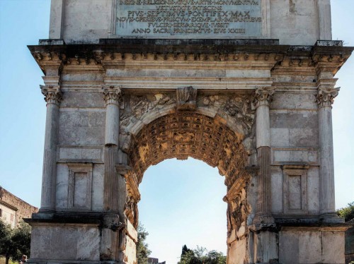 Łuk triumfalny cesarza Tytusa, Forum Romanum