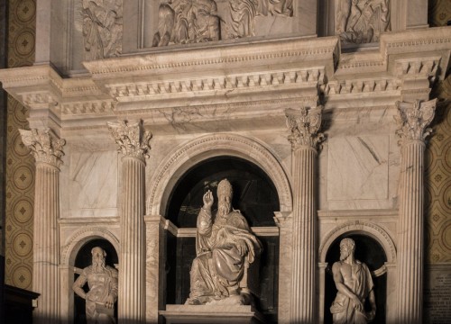 Clement VII – tombstone of the pope in the apse of the Basilica of Santa Maria sopra Minerva