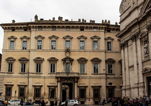 Palazzo Altieri obok kościoła Il Gesù