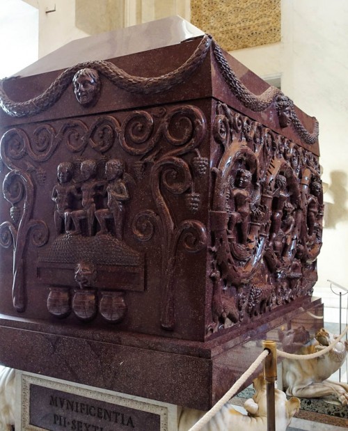 Sarcophagus of Constantina, daughter of Constantine the Great, Musei Vaticani, fragment