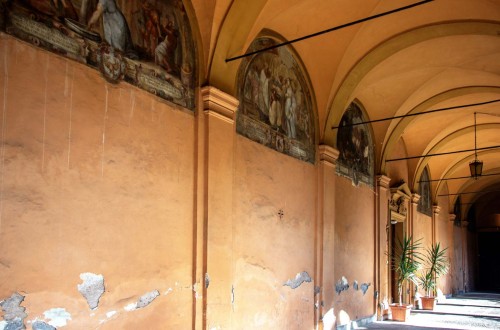 Basilica of Sant'Andrea delle Fratte, paintings in the monastery cloisters