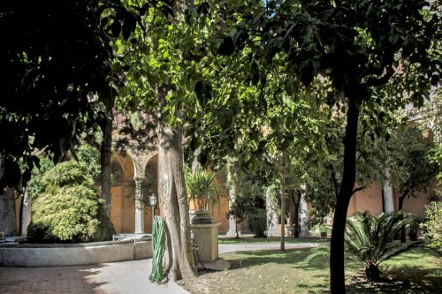 Basilica of Sant'Andrea delle Fratte, monastery viridary