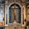 Basilica of Sant'Andrea delle Fratte, Crocifficione Chapel with a crucifix from the XVII century