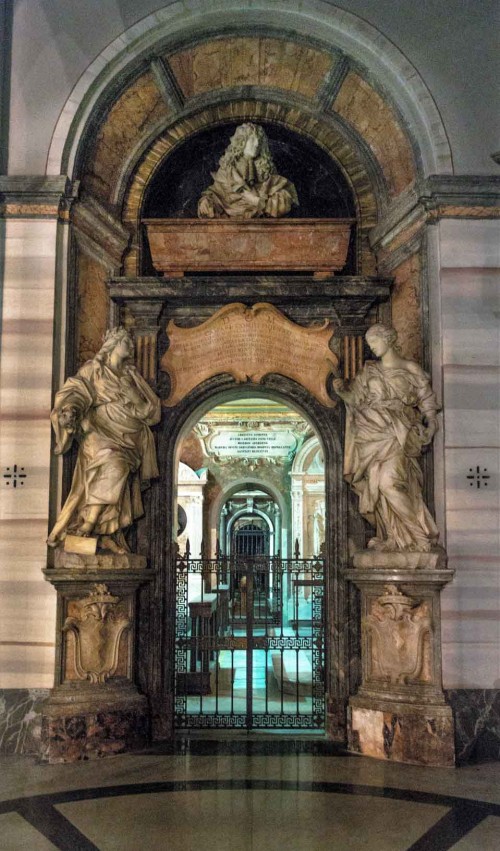 Basilica of Sant'Andrea della Valle, funerary monument of Count G. Thiene, transept