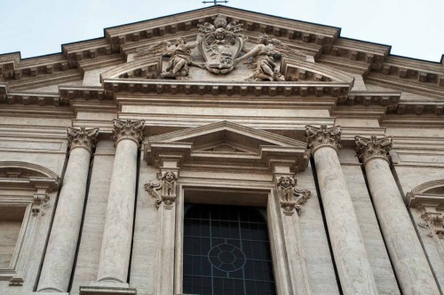 Top of the façade of the Church of Sant’Andrea della Valle – coat of arms of Pope Alexander VII