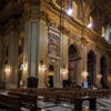 Sant'Andrea della Valle, widok transeptu z kaplicą św. Andrzeja Avellino i nagrobkiem papieża Piusa III