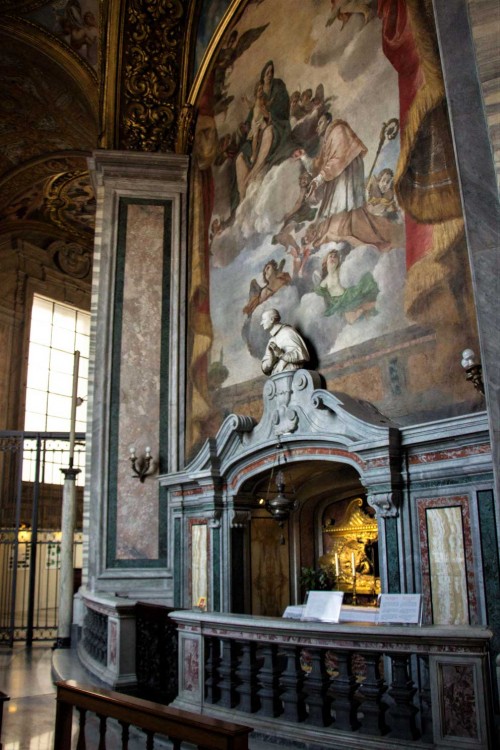 Basilica of San Carlo al Corso, altar with the relic of the heart of Charles Borromeo in the ambulatory of the main altar