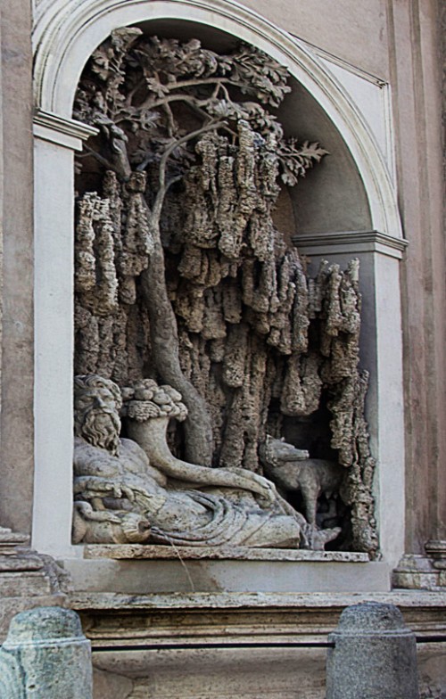 One of the fountains – at the façade of the Church of San Carlo alle Quattro Fontane