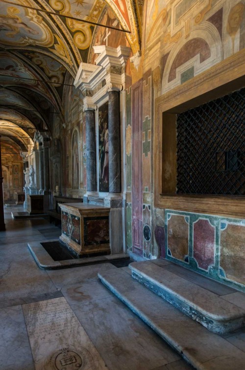 Basilica of Santa Cecilia, left nave of the church