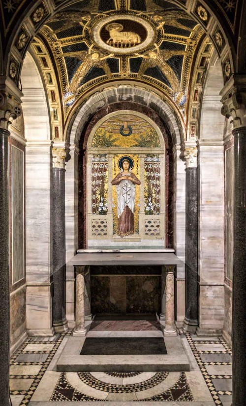 Basilica of Santa Cecilia, underground – Chapel of St. Cecilia and Altar of St. Agatha