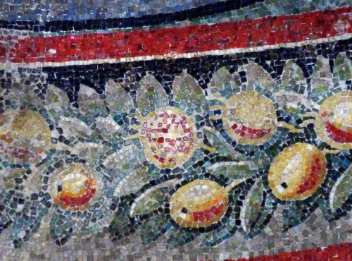 Church of Santa Constanza, Christian mosaics, fragment of the garland adorning one of the church niches