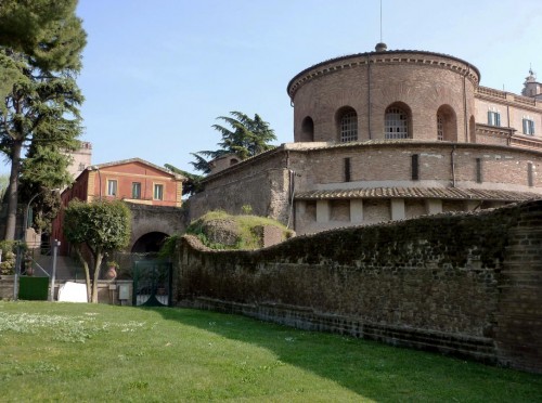 View of the old mausoleum (present-day Church of Santa Constanza) belonging to the cemetery basilica of  Sant’Agnese