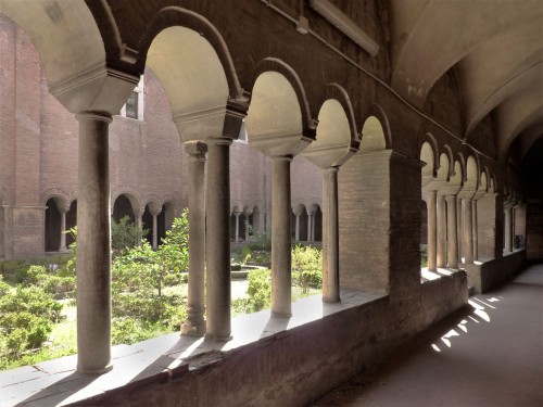 Basilica of San Lorenzo fuori le mura, cloisters