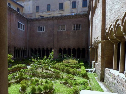 San Lorenzo fuori le mura, krużganki klasztorne