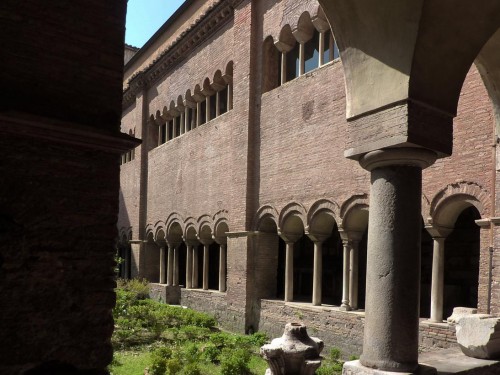 San Lorenzo fuori le mura, krużganki klasztorne