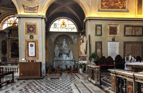 Basilica of San Lorenzo in Lucina, tombstone of cardinal Sermattei in the left transept