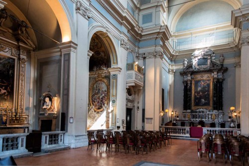 Widok wnętrza kościoła San Lorenzo in Miranda