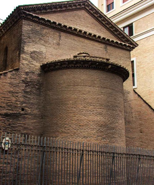 Church of San Lorenzo in Piscibus, apse – view from via Borgo Santo Spirito