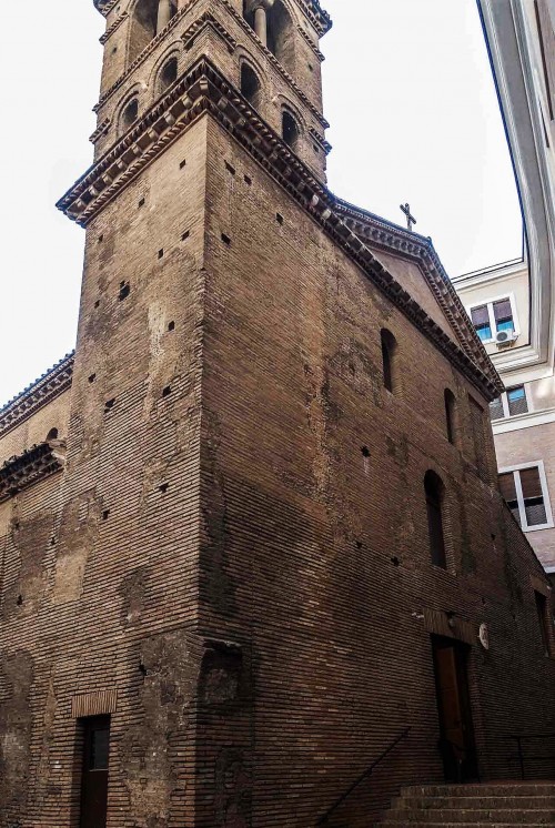 San Lorenzo in Piscibus, church façade