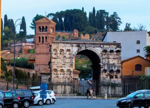 Arch of Janus, Church of San Giorgio in Velabro in the background