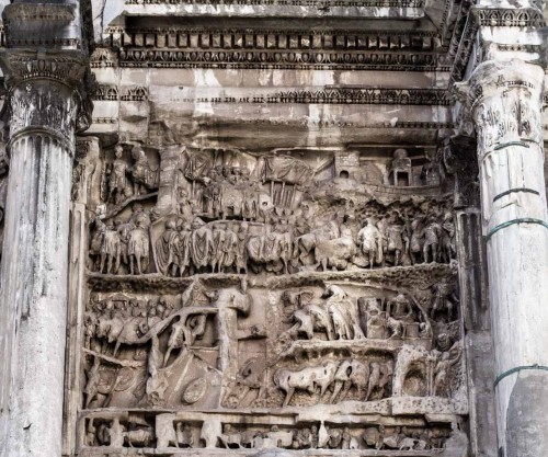 Łuk triumfalny cesarza Septymiusza Sewera, relief z historią podbojów cesarza w państwie Partów