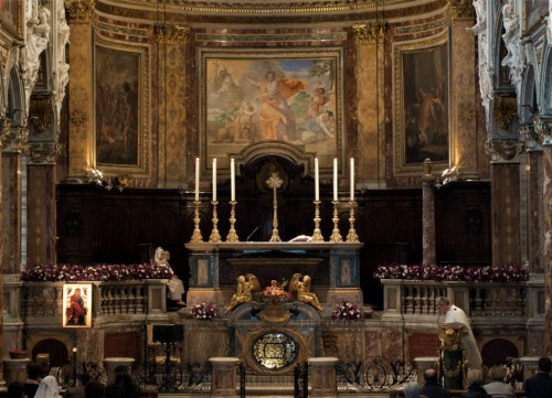 Basilica of San Marco, The Confession of St. Abdon and Sennen, church presbytery