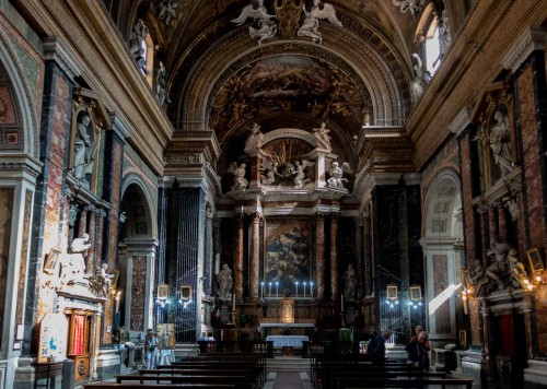 Church of Santissimi Nomi di Gesù e Maria, main nave