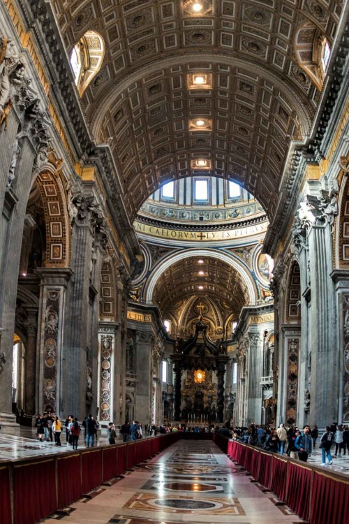 Wnętrze bazyliki San Pietro in Vaticano