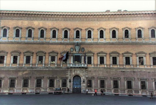 Michelangelo,façade of Palazzo Farnese