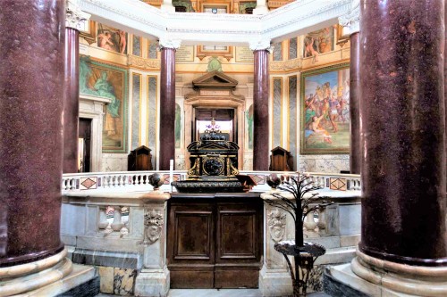 San Giovanni Baptistery, porphyry columns from the times of Emperor Constantine