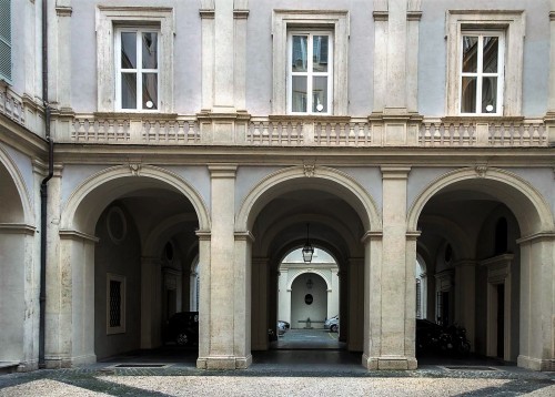 Palazzo Pamphilj, jeden z trzech dziedzińców pałacowych