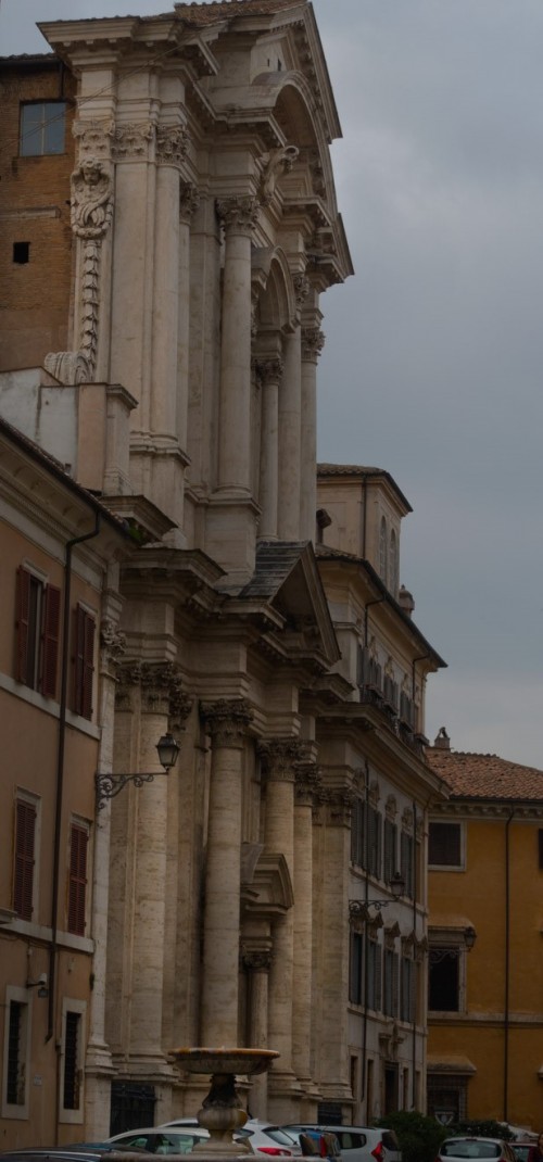 Giacomo della Porta, fountain in front of the Church of Santa Maria in Campitelli