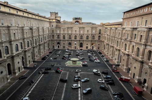 Donato Bramante, courtyard of the Apostolic Palace