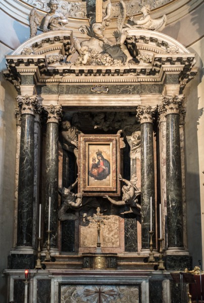 Church of Santa Maria dei Miracoli, main altar – copy of the miraculous painting of Madonna with Child, angels