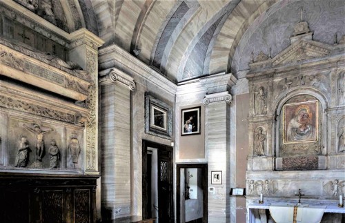 Church of Santa Maria del Popolo, sacristy of the church with the altar of Andrea Bregno