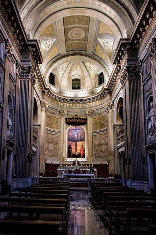 Santa Maria in Monserrato, Interior