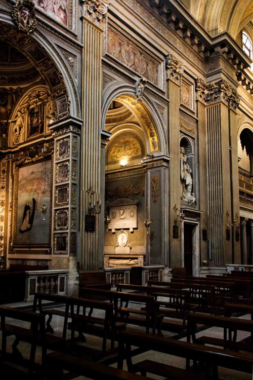 Church of Santa Maria in Monserrato, interior