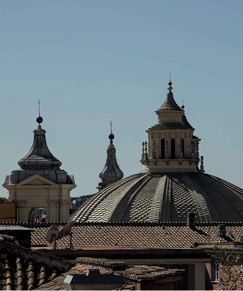 Płaska kopuła kościoła Santa Maria in Montesanto, widok ze wzgórza Pincio