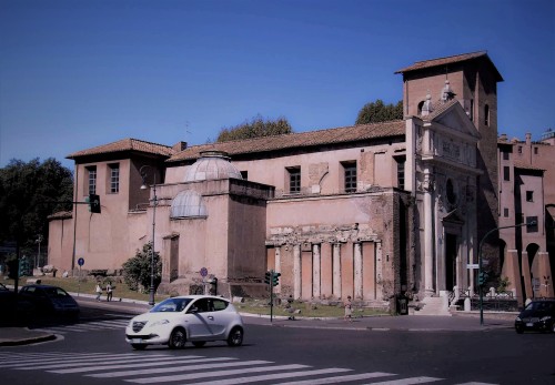 Basilica of San Nicola in Carcere, southern side, columns and entablature of the old Temple of Spes