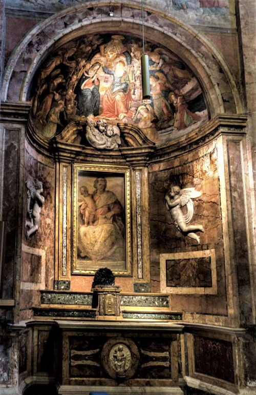 Church of San Pietro in Montorio,chapel with the fresco La Madonna della Lettera, Pomarancio, at the top The Coronation of Our Lady in Heaven, Baldassare Peruzzi