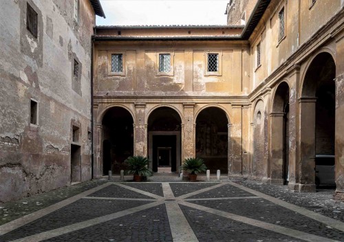 Basilica of Santi Quattro Coronati, first courtyard – atrium of the original church