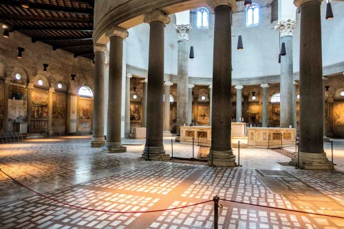 San Stefano Rotondo, church interior