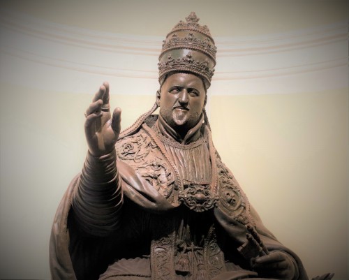 Statue of Pope Paul V, loggia of the Basilica of Santa Maria Maggiore