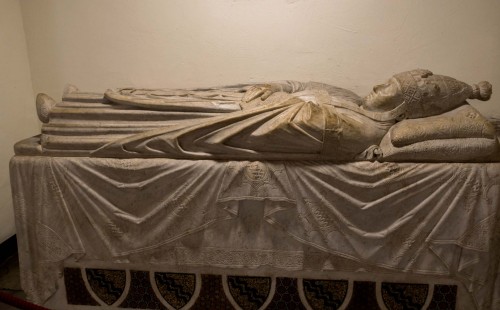 Sarcophagus of Pope Boniface VIII, Vatican Grottoes, Arnolfo di Cambio, Basilica of San Pietro in Vaticano