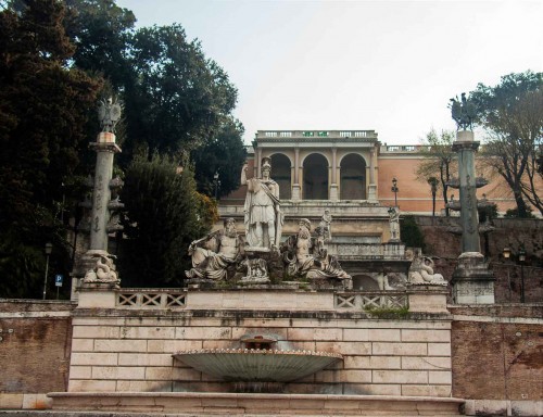 Piazza del Popolo, exedra – the Goddess Roma and the personifications of the Tiber and Arno Rivers