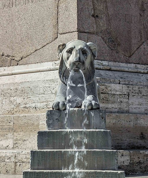 Piazza del Popolo, one of the lions adorning the Flaminio Obelisk