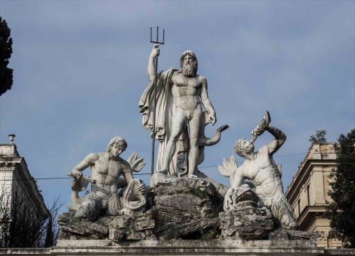 Piazza del Popolo, Neptun i trytony, dekoracje eksedry zachodniej