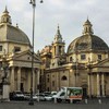 Piazza del Popolo, południowa strona - kościoły Santa Maria dei Miracoli i  Santa Maria di Montesanto