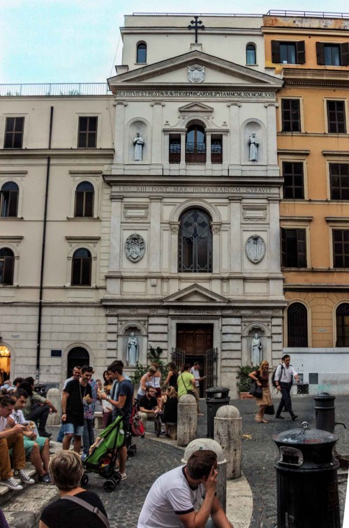 Piazza della Madonna dei Monti, fasada kościoła śś. Sergiusza i Bachusa