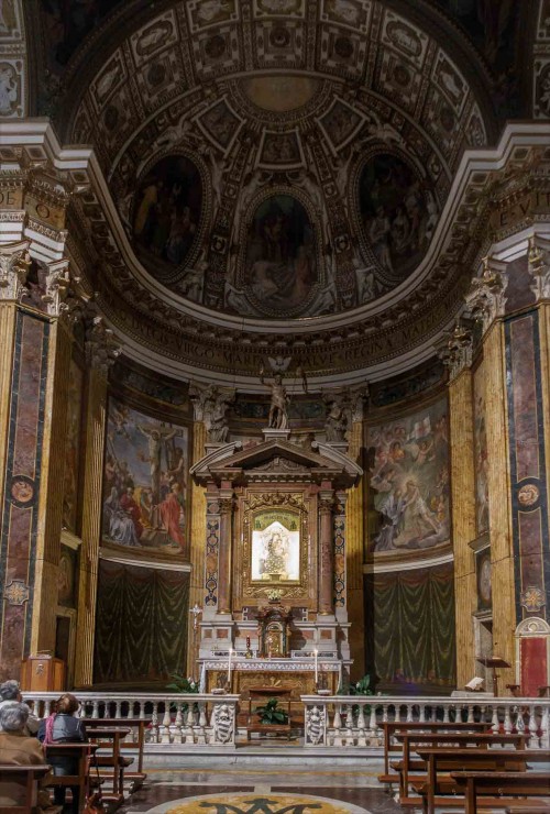 Piazza della Madonna dei Monti, wnętrze kościoła Santa Maria ai Monti